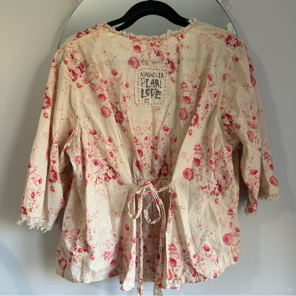 ❌SOLD❌Magnolia Pearl Floral Millie Jo Blouse TOP 1413 - Picture 7 of 10
